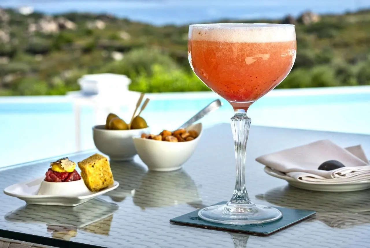 Hotel Li Finistreddi Arzachena 5*, Cannigione