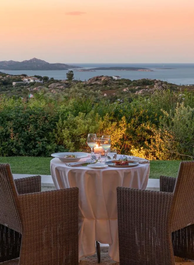 *****  Hotel Li Finistreddi Cannigione Italie
